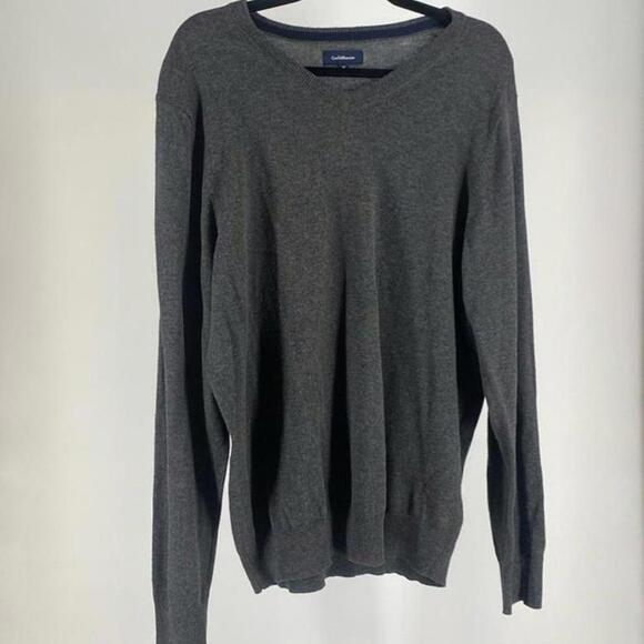 Cozy V-Neck Sweater - Perfect for Layering - Picture 1 of 2